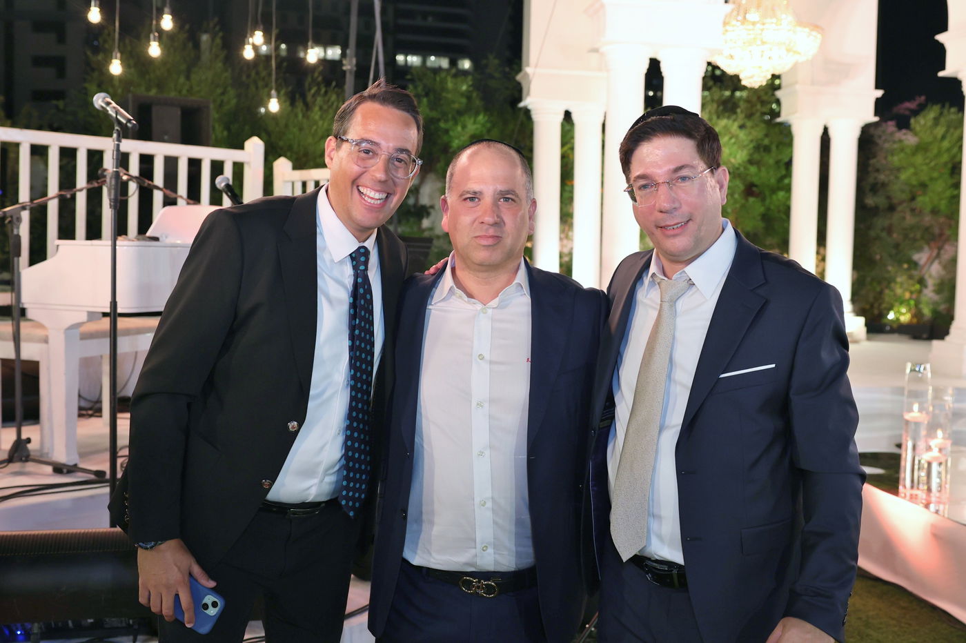 חזי שבקס חיתן בת; רבנים, אישי ציבור ואנשי עסקים הגיעו לאחל