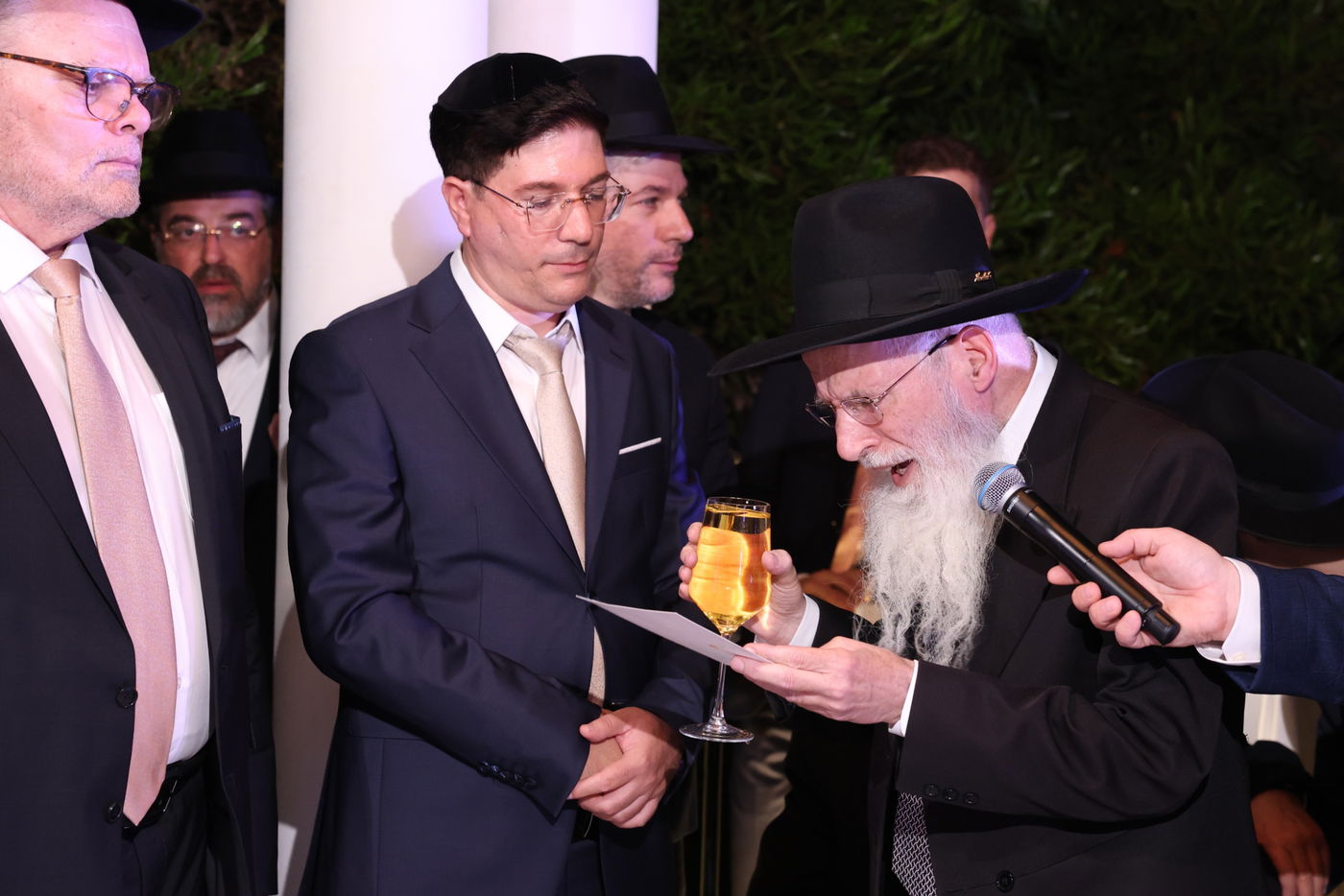 חזי שבקס חיתן בת; רבנים, אישי ציבור ואנשי עסקים הגיעו לאחל