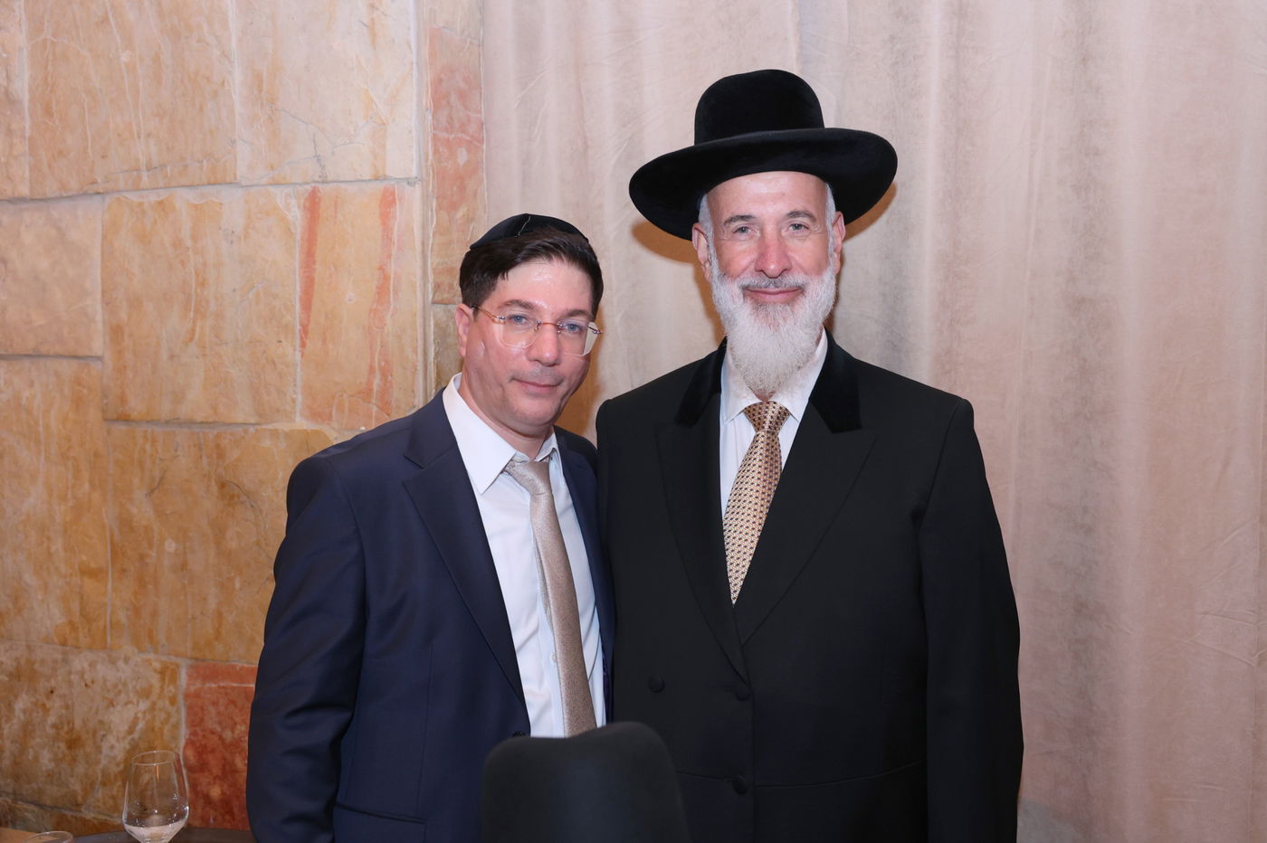 חזי שבקס חיתן בת; רבנים, אישי ציבור ואנשי עסקים הגיעו לאחל