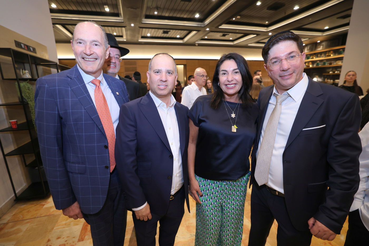 חזי שבקס חיתן בת; רבנים, אישי ציבור ואנשי עסקים הגיעו לאחל