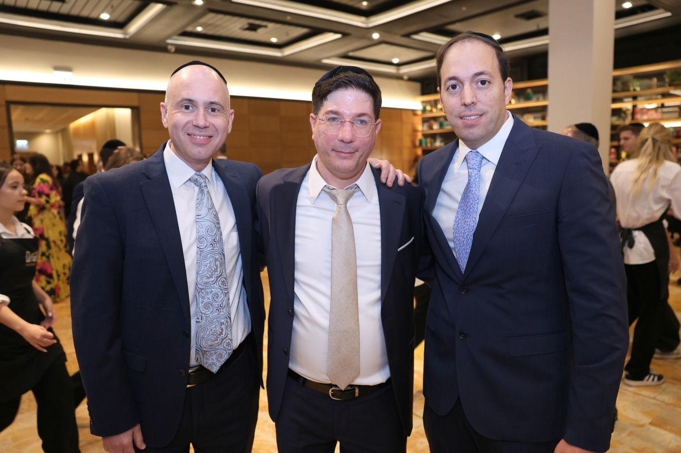 חזי שבקס חיתן בת; רבנים, אישי ציבור ואנשי עסקים הגיעו לאחל