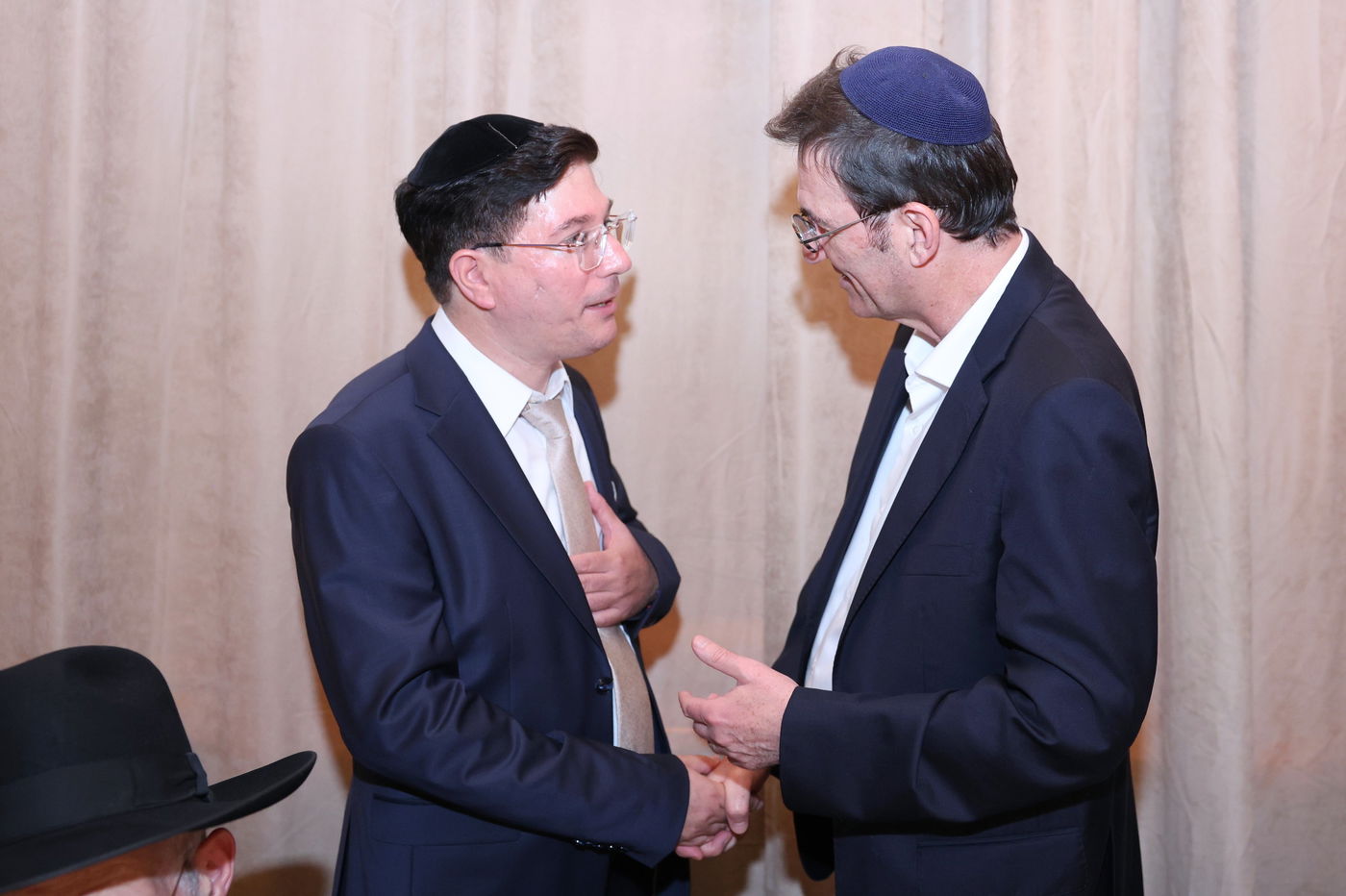 חזי שבקס חיתן בת; רבנים, אישי ציבור ואנשי עסקים הגיעו לאחל