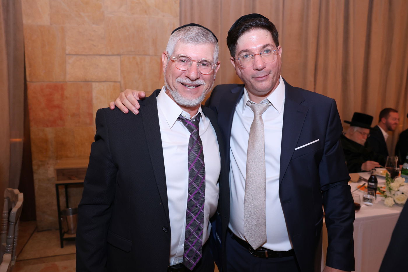 חזי שבקס חיתן בת; רבנים, אישי ציבור ואנשי עסקים הגיעו לאחל