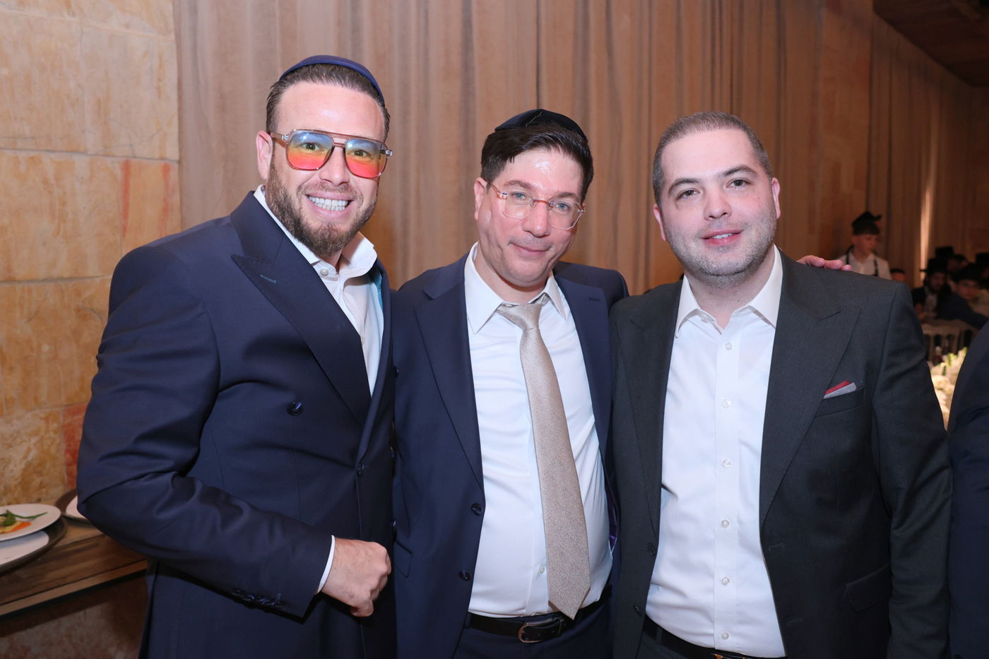 חזי שבקס חיתן בת; רבנים, אישי ציבור ואנשי עסקים הגיעו לאחל