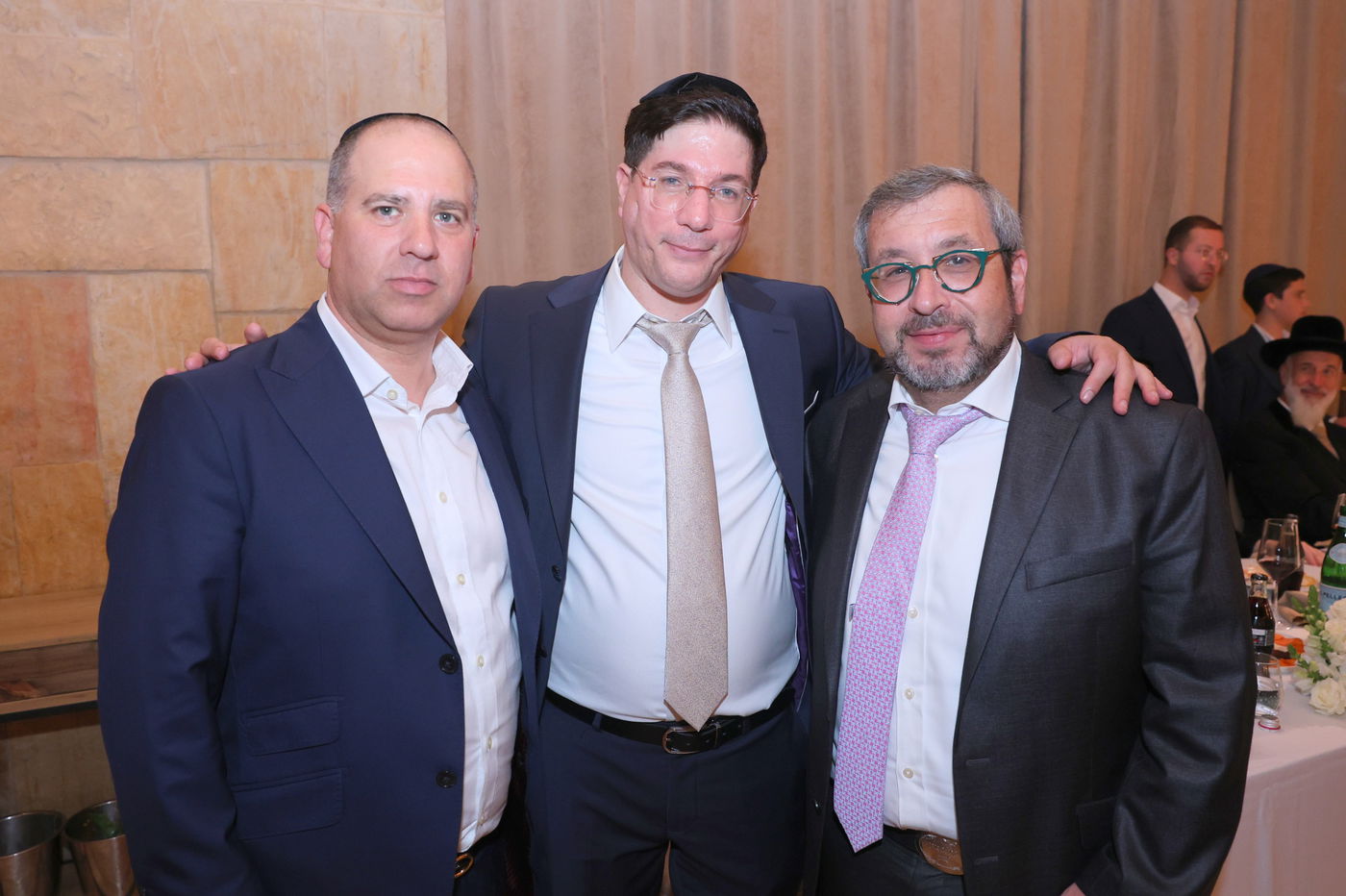 חזי שבקס חיתן בת; רבנים, אישי ציבור ואנשי עסקים הגיעו לאחל