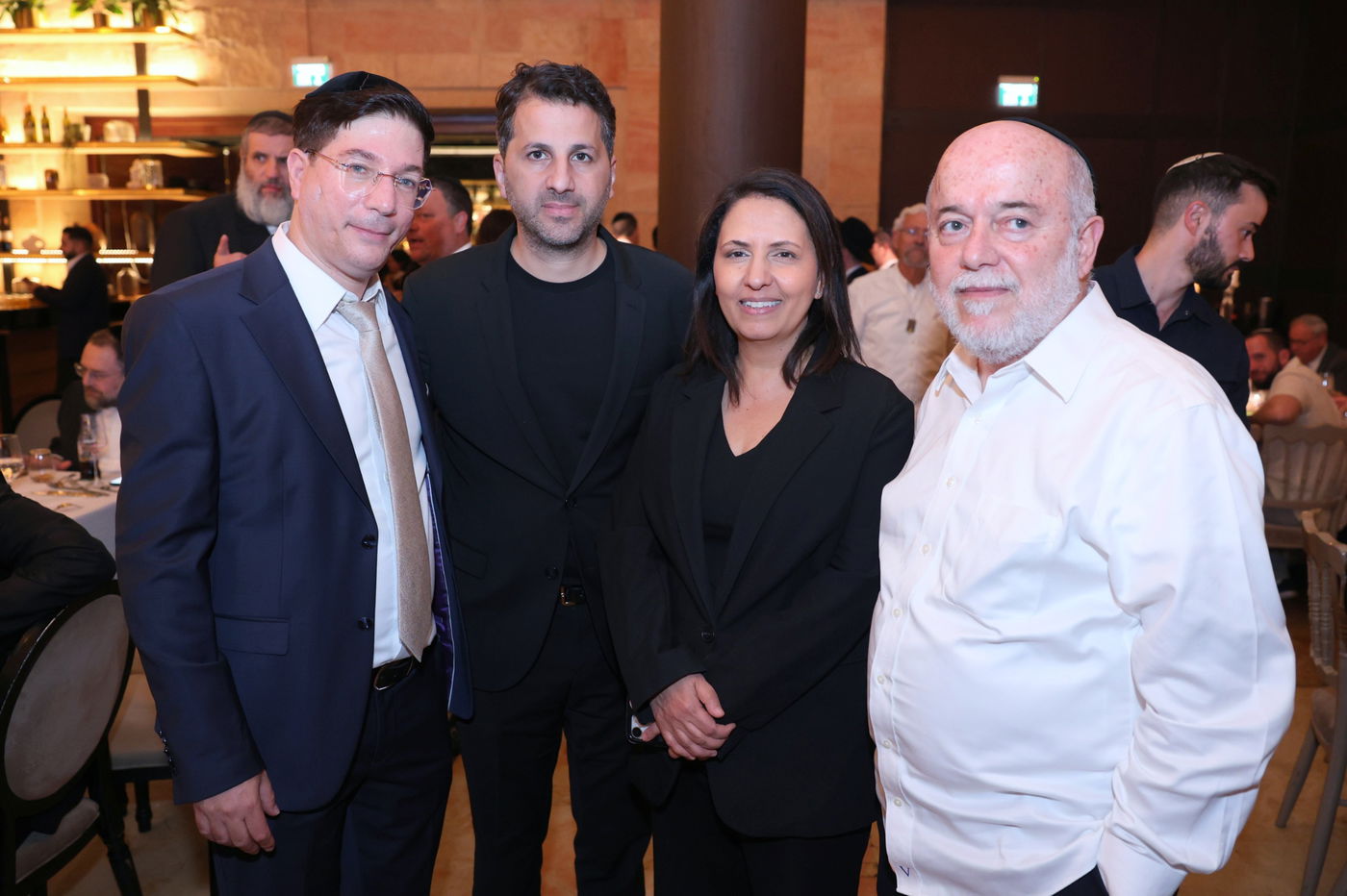 חזי שבקס חיתן בת; רבנים, אישי ציבור ואנשי עסקים הגיעו לאחל