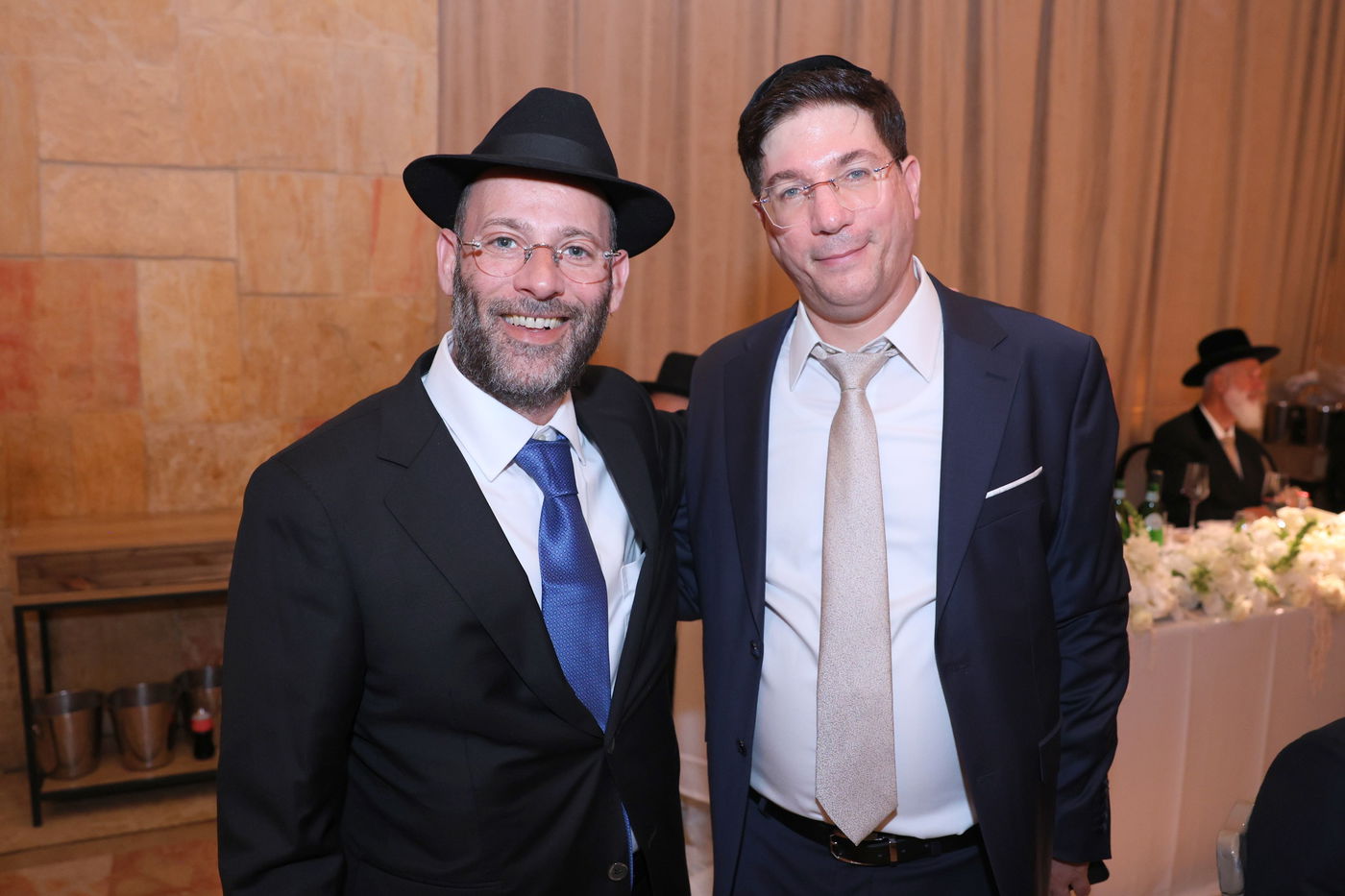 חזי שבקס חיתן בת; רבנים, אישי ציבור ואנשי עסקים הגיעו לאחל