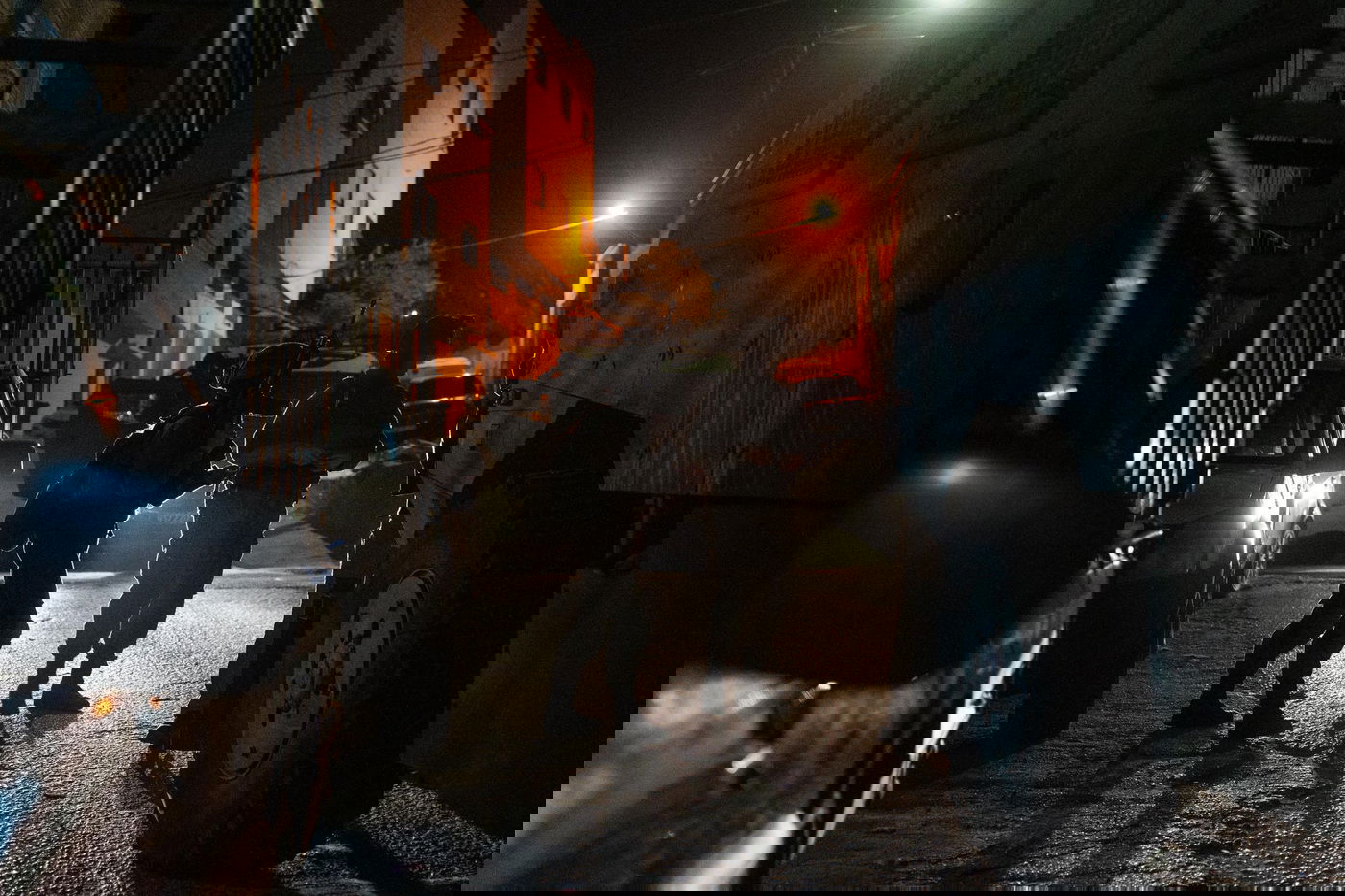 איתור מחרטות לייצור אמצעי לחימה בחברון ומעצר של כ-72 חשודים