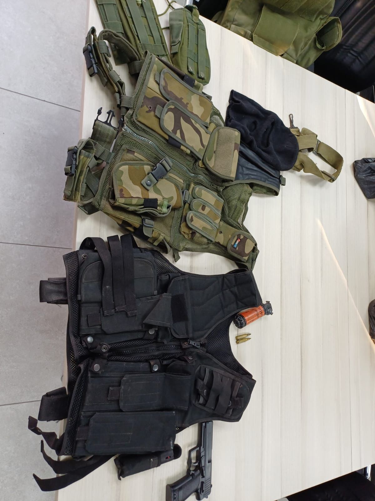 איתור מחרטות לייצור אמצעי לחימה בחברון ומעצר של כ-72 חשודים