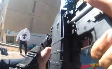 תיעוד דרמטי: השוטר צורח על החשוד כמחבל - "תוריד את החולצה!"