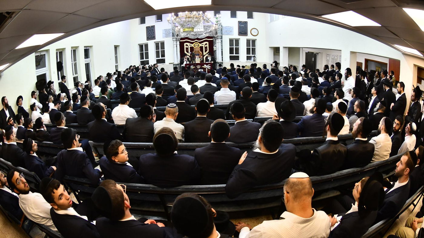 הגרש"ב סורוצקין בשיעורו של הראשל"צ הגר"י יוסף