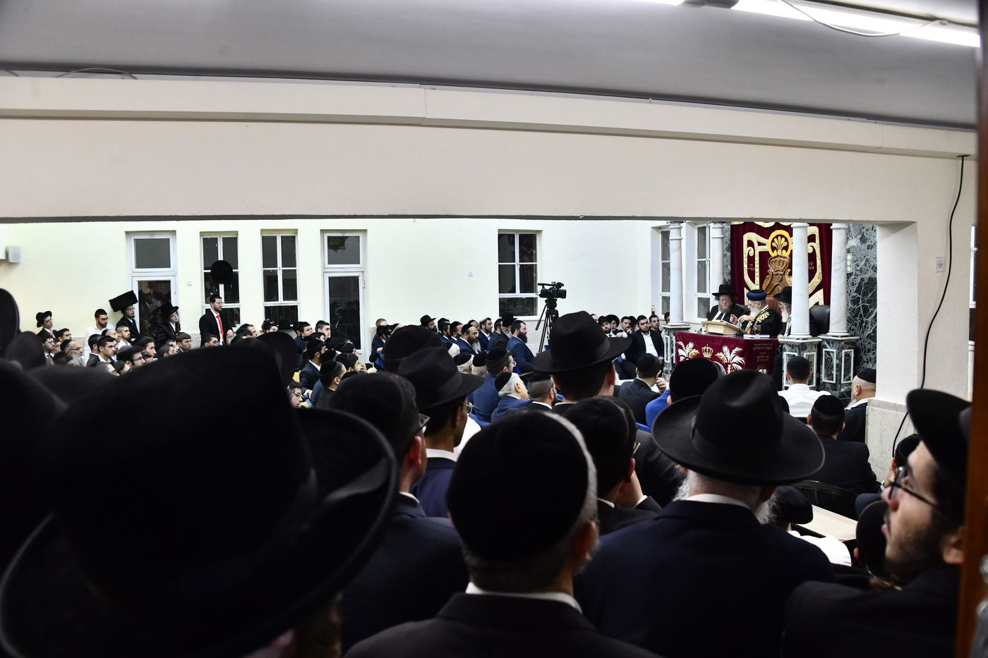 הגרש"ב סורוצקין בשיעורו של הראשל"צ הגר"י יוסף