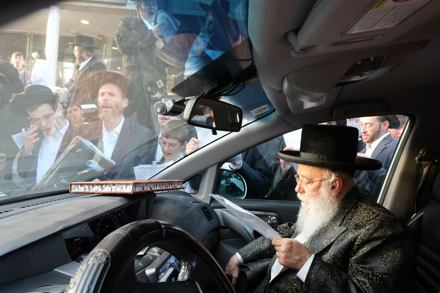 האדמו"ר ממישקולץ בעצרת המיליון