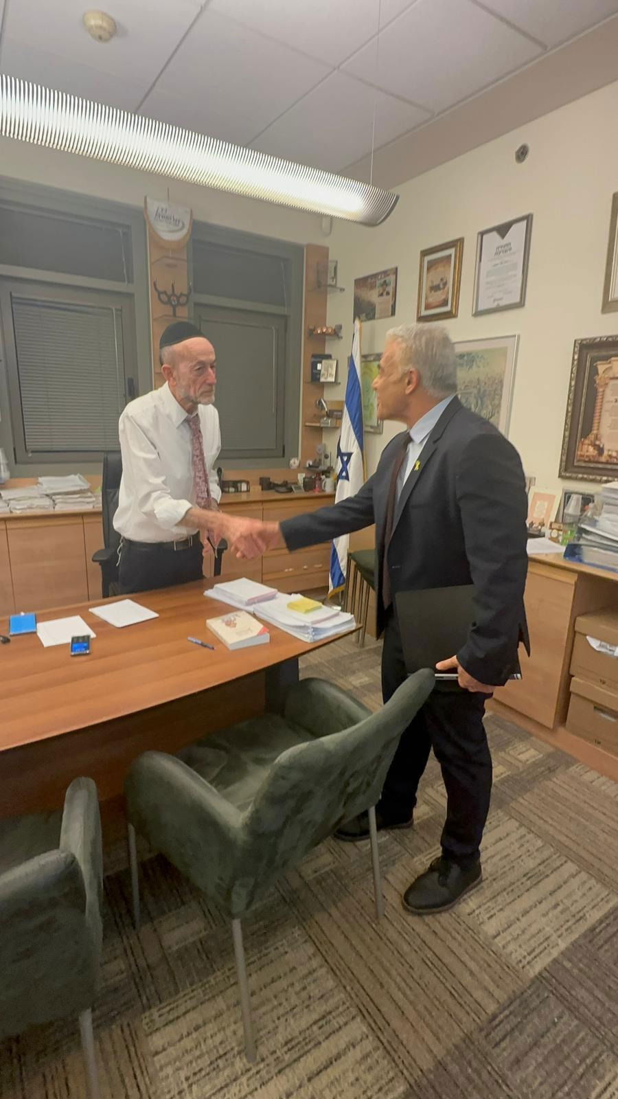 הפגישה של לפיד ומקלב