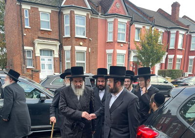 מ'אורה ללונדון': מדוע שיגר הרבי מויז'ניץ את בנו הגדול לביקור בן יום בממלכה הבריטית