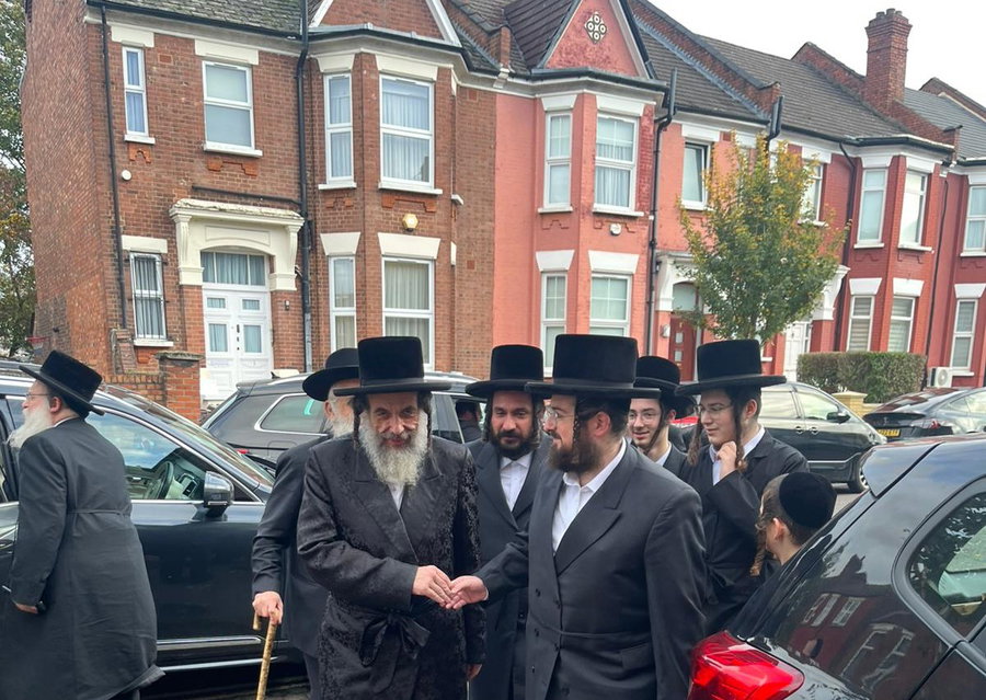 מ'אורה ללונדון': מדוע שיגר הרבי מויז'ניץ את בנו הגדול לביקור בן יום בממלכה הבריטית