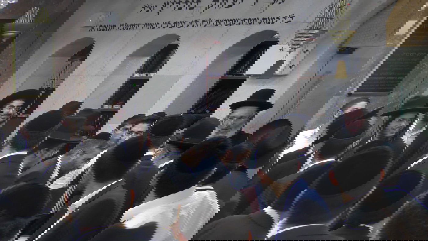 י"ב שנים וחצי יובל ב'כסא רחמים' 