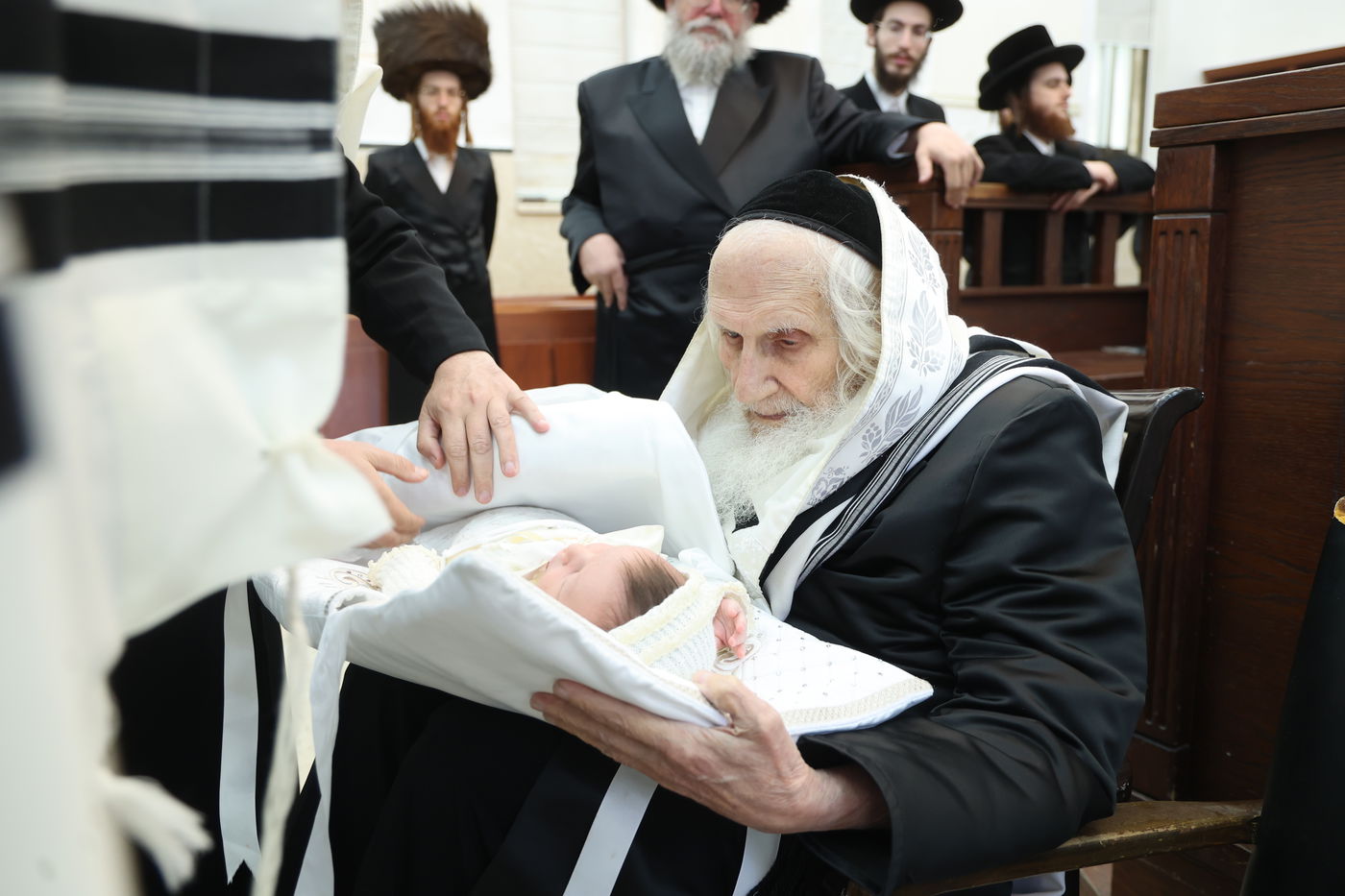 שמחת הברית לנכד הגה"צ רבי שמואל דוד גולדמן - גאב"ד זוועהיל