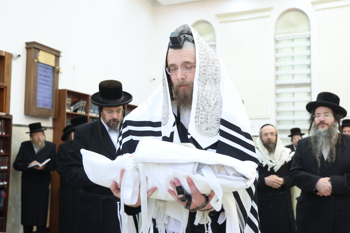 שמחת הברית לנכד הגה"צ רבי שמואל דוד גולדמן - גאב"ד זוועהיל