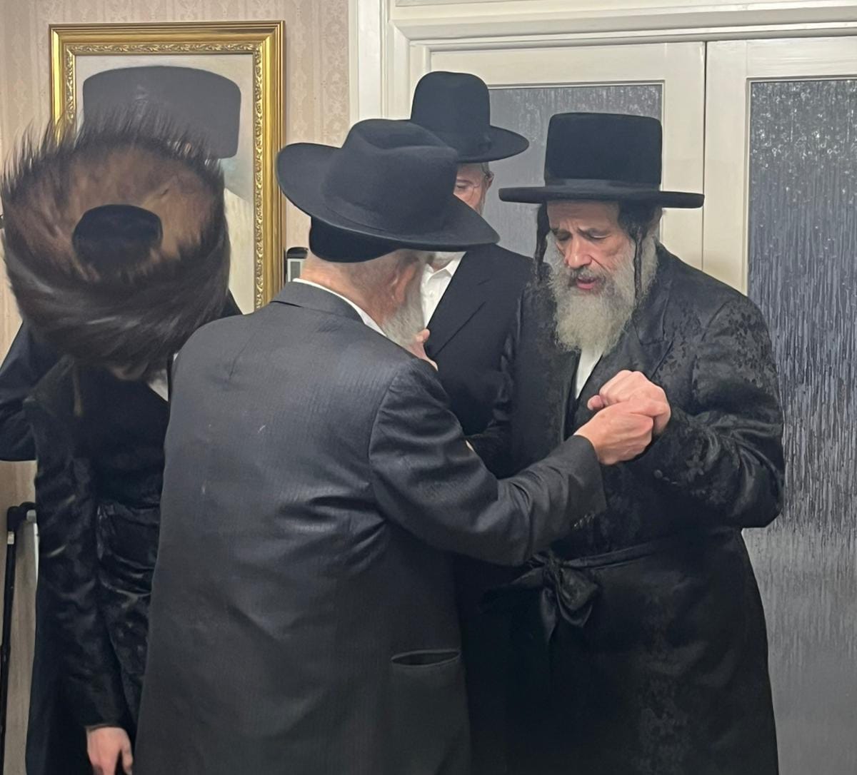 הגה"צ רבי חיים מאיר הגר, אב"ד ויז'ניץ בביקור בזק בלונדון