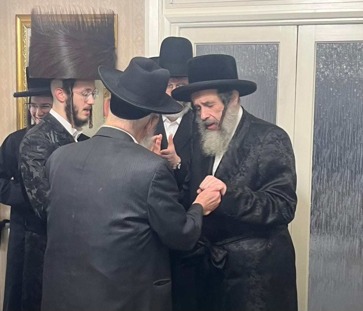 הגה"צ רבי חיים מאיר הגר, אב"ד ויז'ניץ בביקור בזק בלונדון