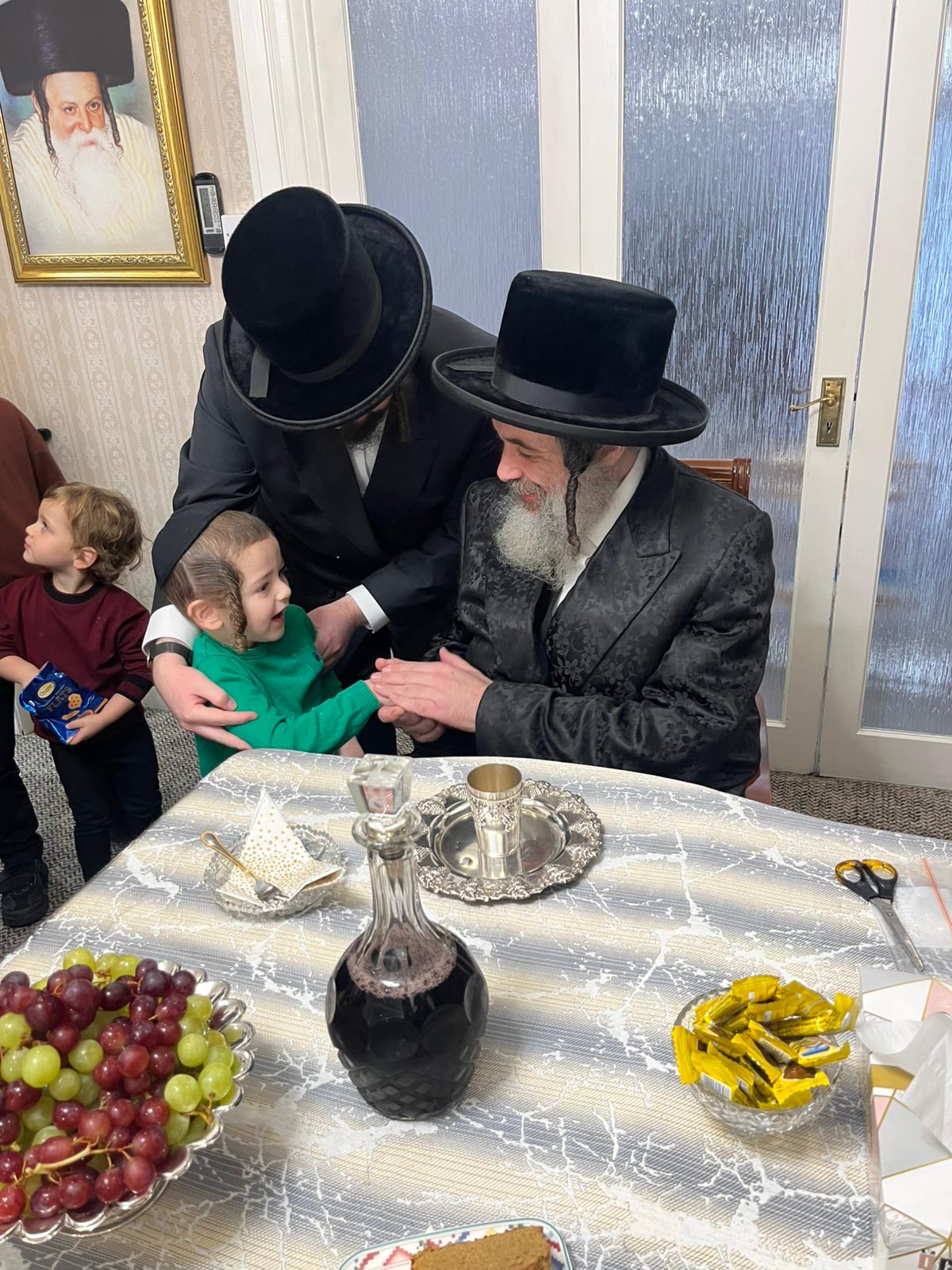 הגה"צ רבי חיים מאיר הגר, אב"ד ויז'ניץ בביקור בזק בלונדון