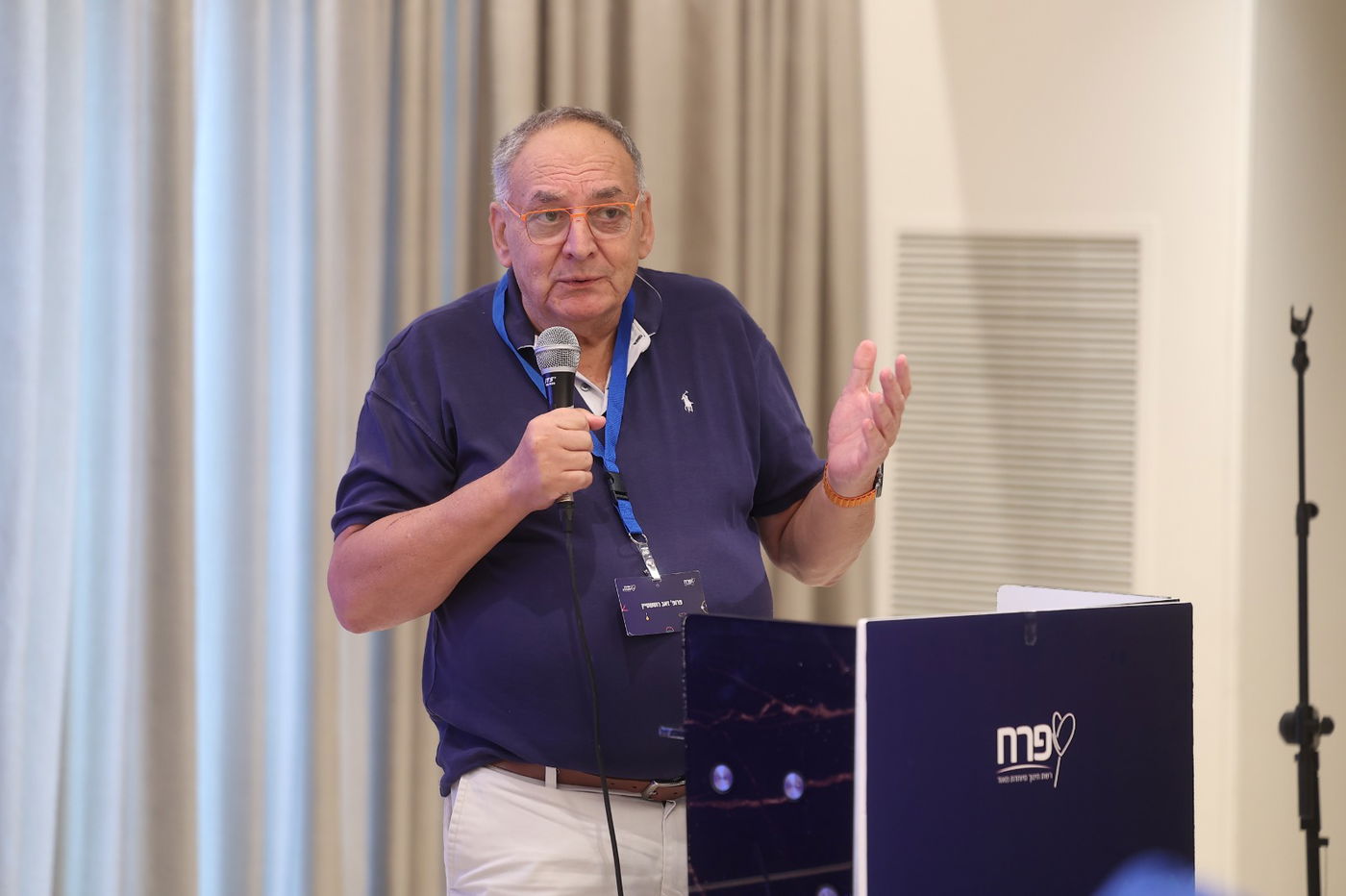 נואמים בוועידה