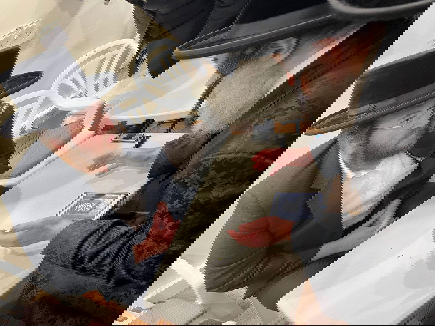 הגה"צ רבי חיים מאיר הגר, אב"ד ויז'ניץ בביקור בזק בלונדון