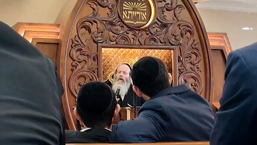 המשגיח הרב קאפ בשיחתו