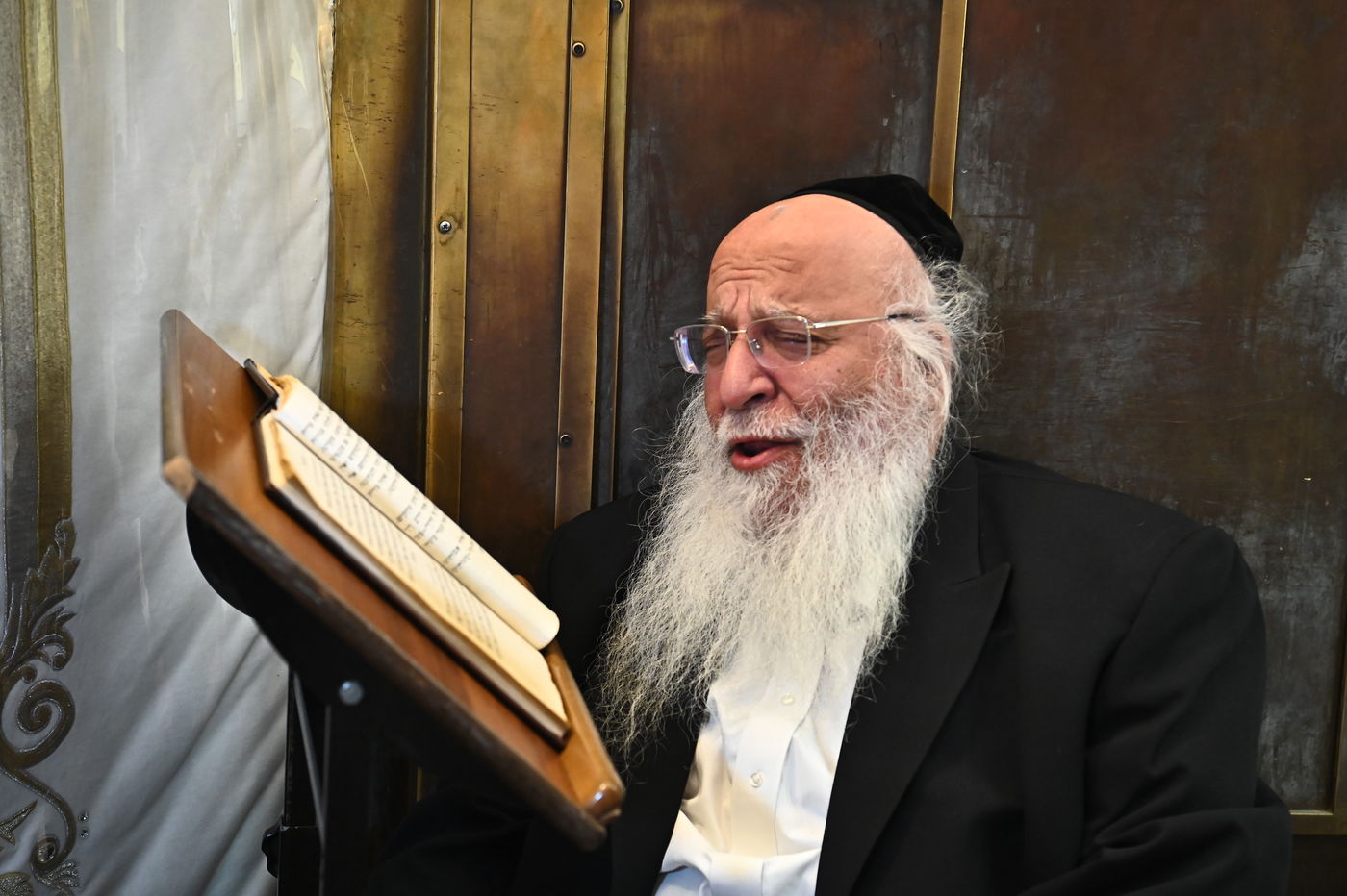 המקובל הגאון הרב בניהו שמואלי בקבר רחל