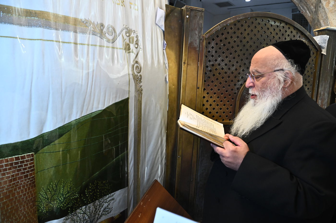 המקובל הגאון הרב בניהו שמואלי בקבר רחל