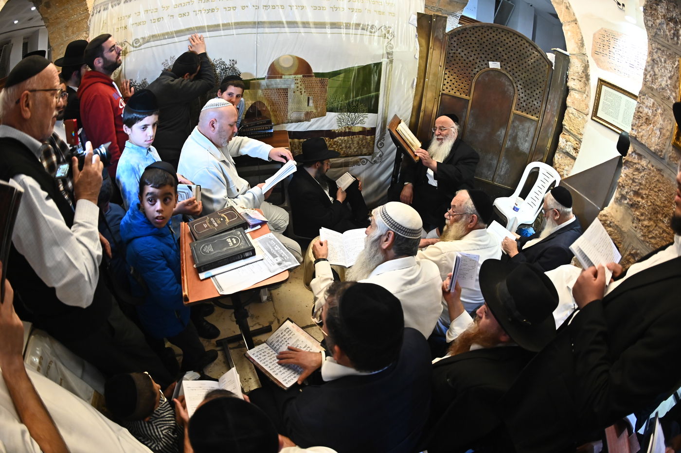 המקובל הגאון הרב בניהו שמואלי בקבר רחל