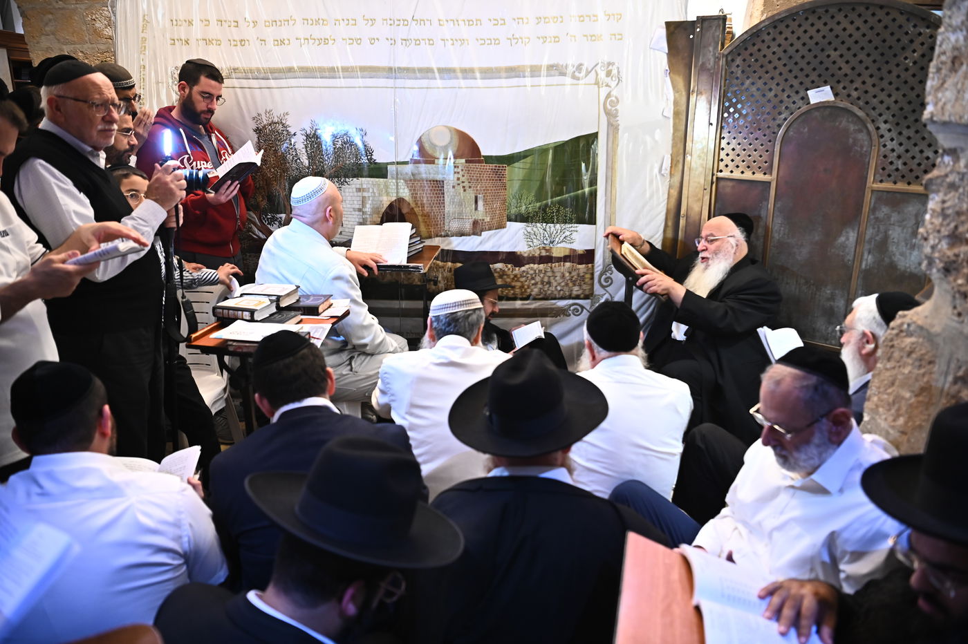 המקובל הגאון הרב בניהו שמואלי בקבר רחל