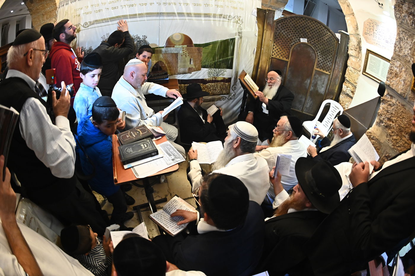 המקובל הגאון הרב בניהו שמואלי בקבר רחל