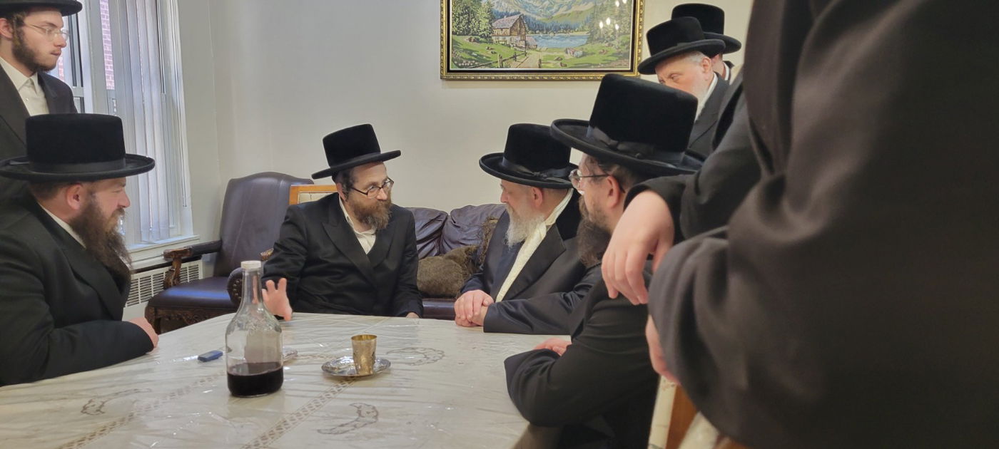 האדמו"ר מסקווירא מב"פ בביקור אצל האדמו"ר מרמסטריווקא אוקנויין