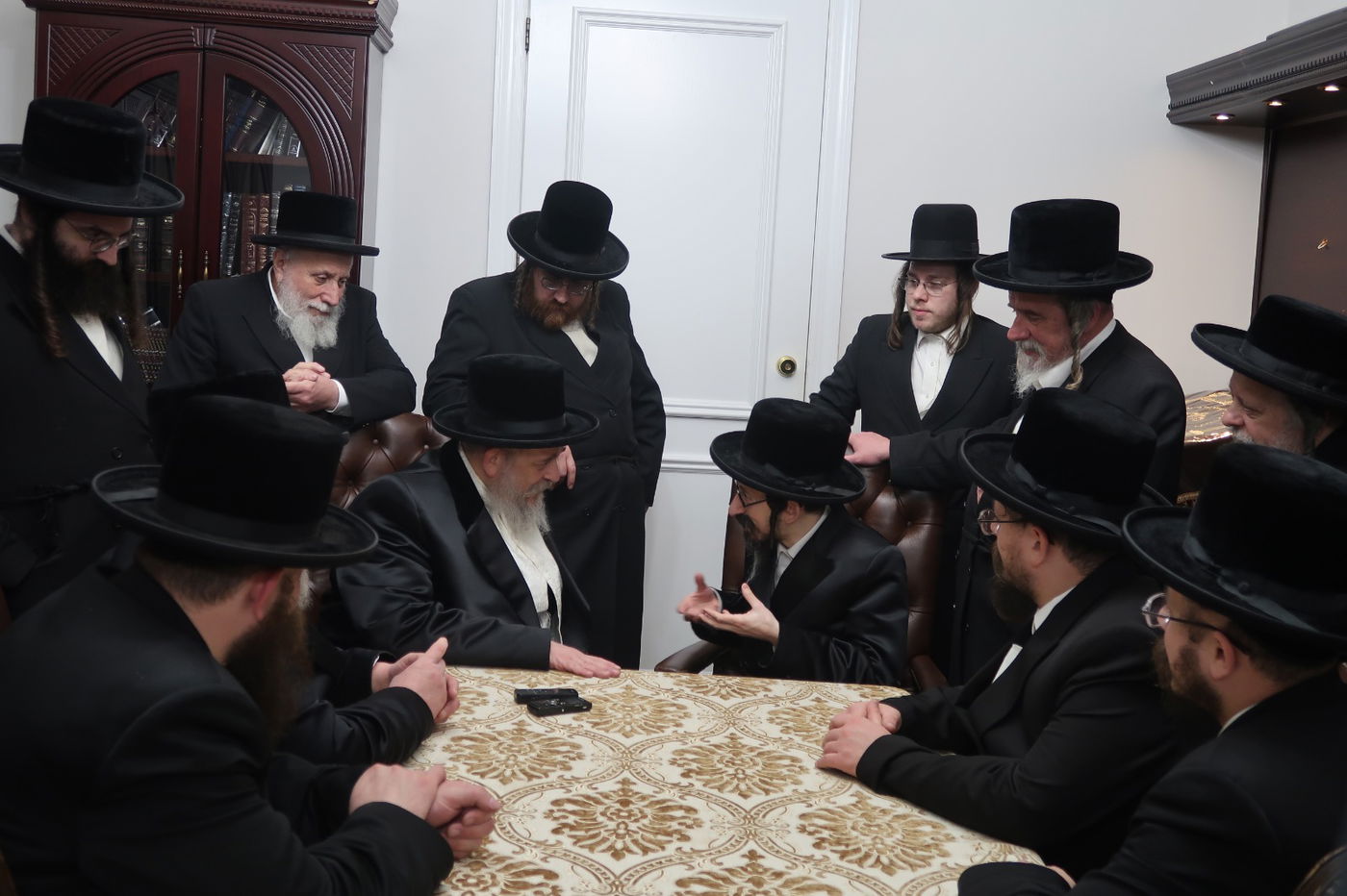 האדמו"ר מסקווירא מב"פ בביקור אצל האדמו"ר מסקולען