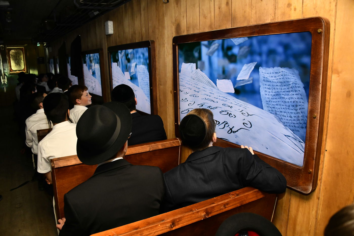 ילדי ''תורה ודעת'' כרמיאל אצל גדולי ישראל בבני ברק