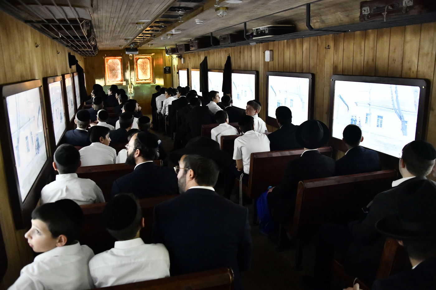 ילדי ''תורה ודעת'' כרמיאל אצל גדולי ישראל בבני ברק