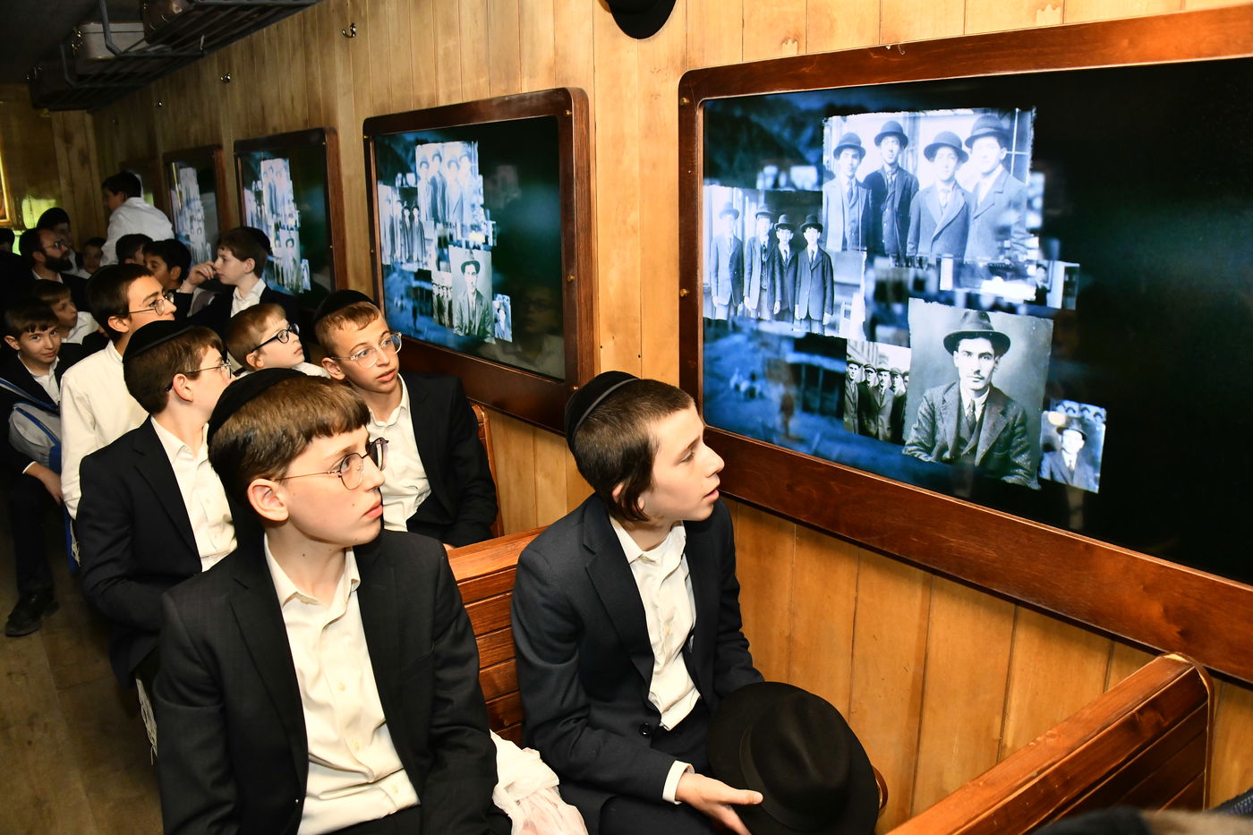 ילדי ''תורה ודעת'' כרמיאל אצל גדולי ישראל בבני ברק