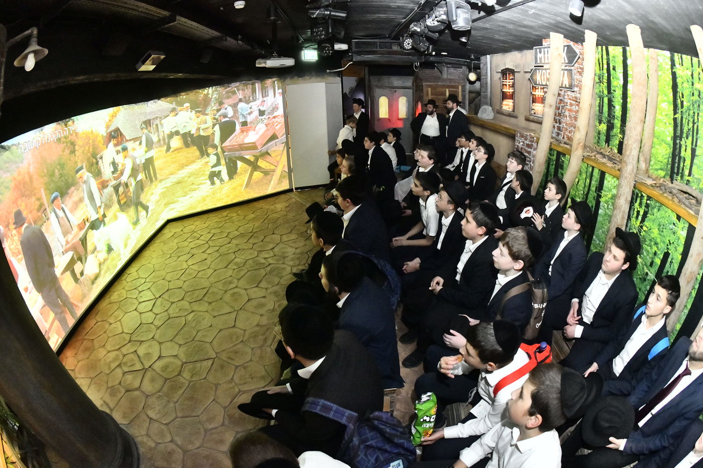 ילדי ''תורה ודעת'' כרמיאל אצל גדולי ישראל בבני ברק