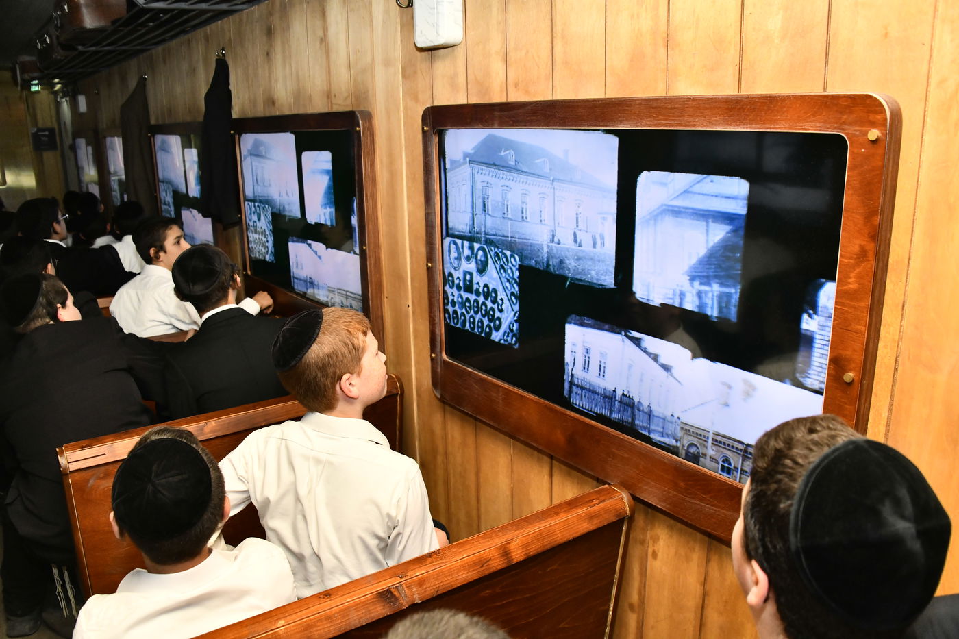 ילדי ''תורה ודעת'' כרמיאל אצל גדולי ישראל בבני ברק