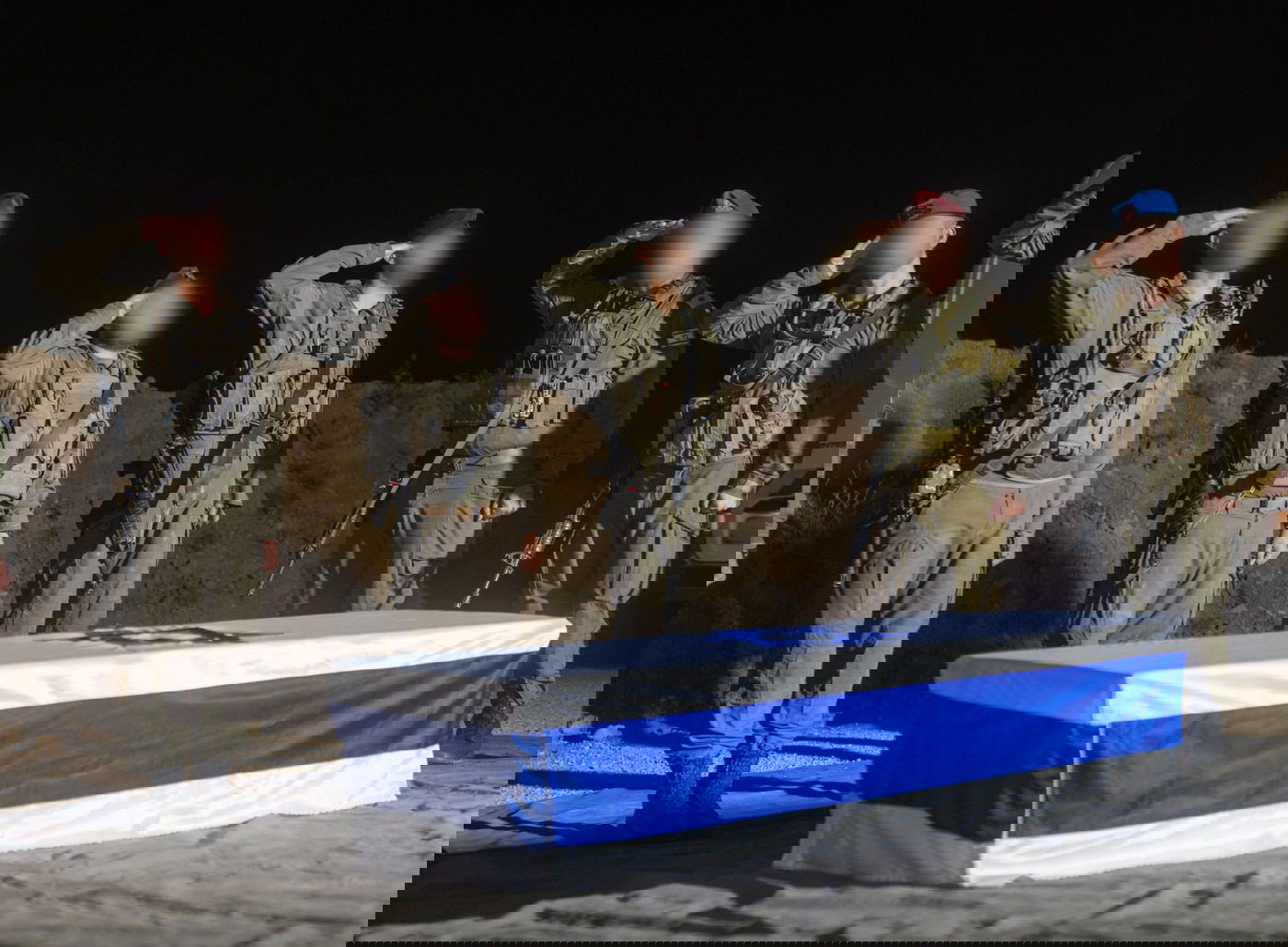 שחרור של ארון חטוף, השבוע