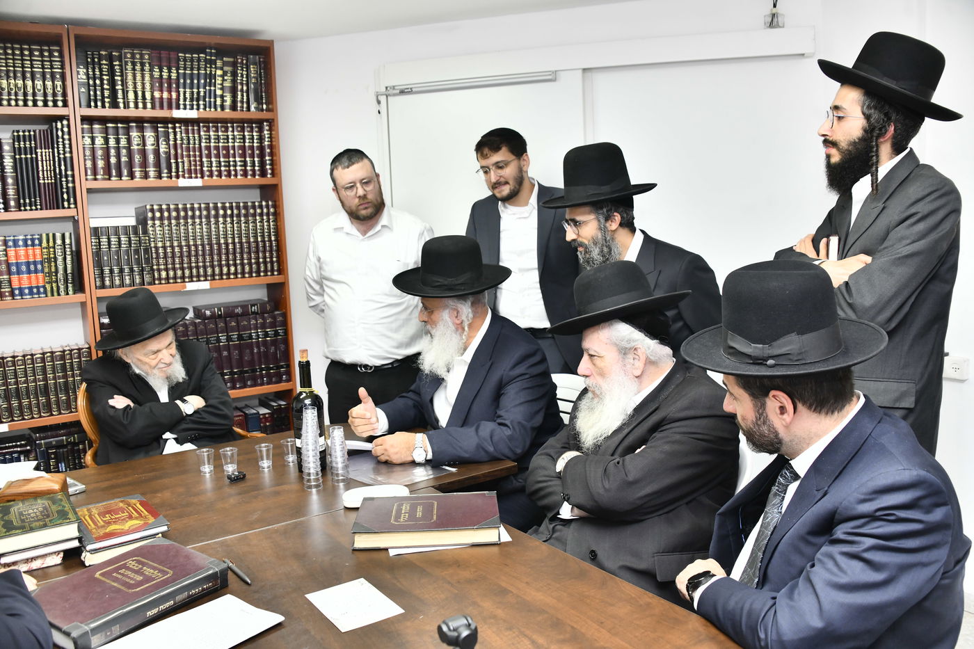 מעמד לחיים אצל הגרמ"ה הירש לרגל חנוכת בית ספר וסמינר 'בנות ציון' 