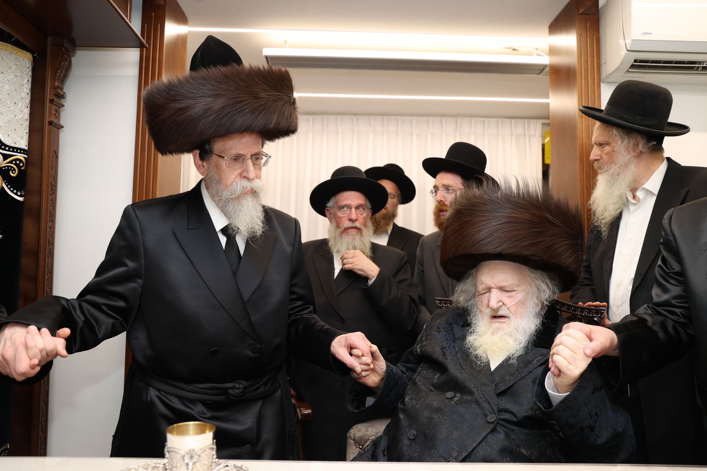 האדמו"ר מבאיאן בביקור אצל הגר"מ שטרנבוך