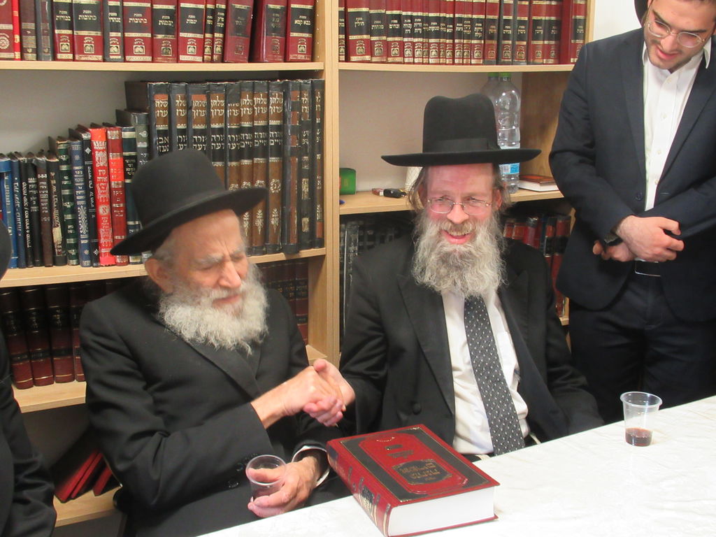 מסיבת לחיים לרגל הוצאת ספרו של הגרי"מ דזימיטרובסקי 