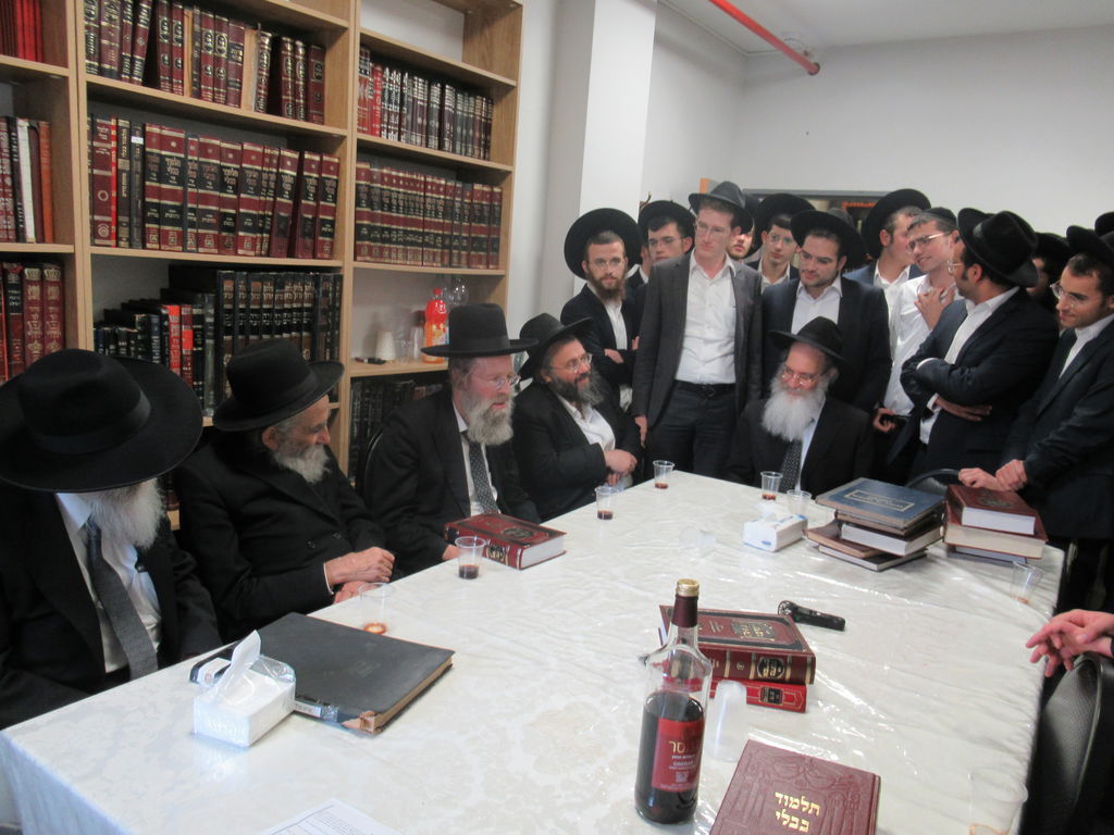 מסיבת לחיים לרגל הוצאת ספרו של הגרי"מ דזימיטרובסקי 