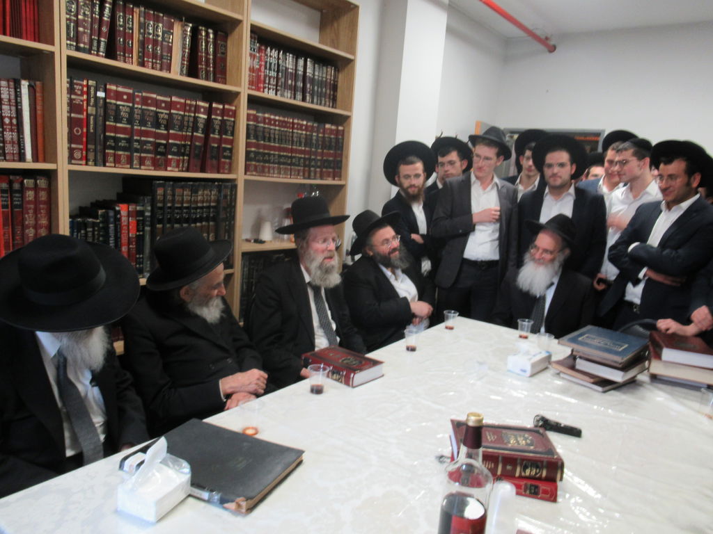 מסיבת לחיים לרגל הוצאת ספרו של הגרי"מ דזימיטרובסקי 