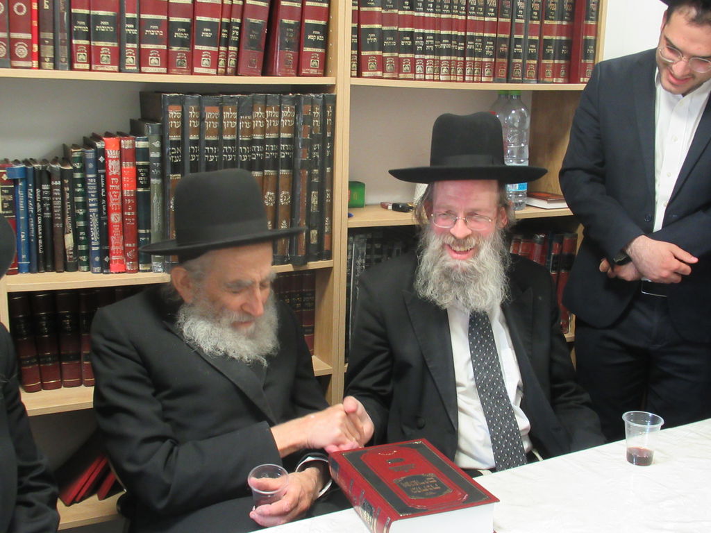 מסיבת לחיים לרגל הוצאת ספרו של הגרי"מ דזימיטרובסקי 