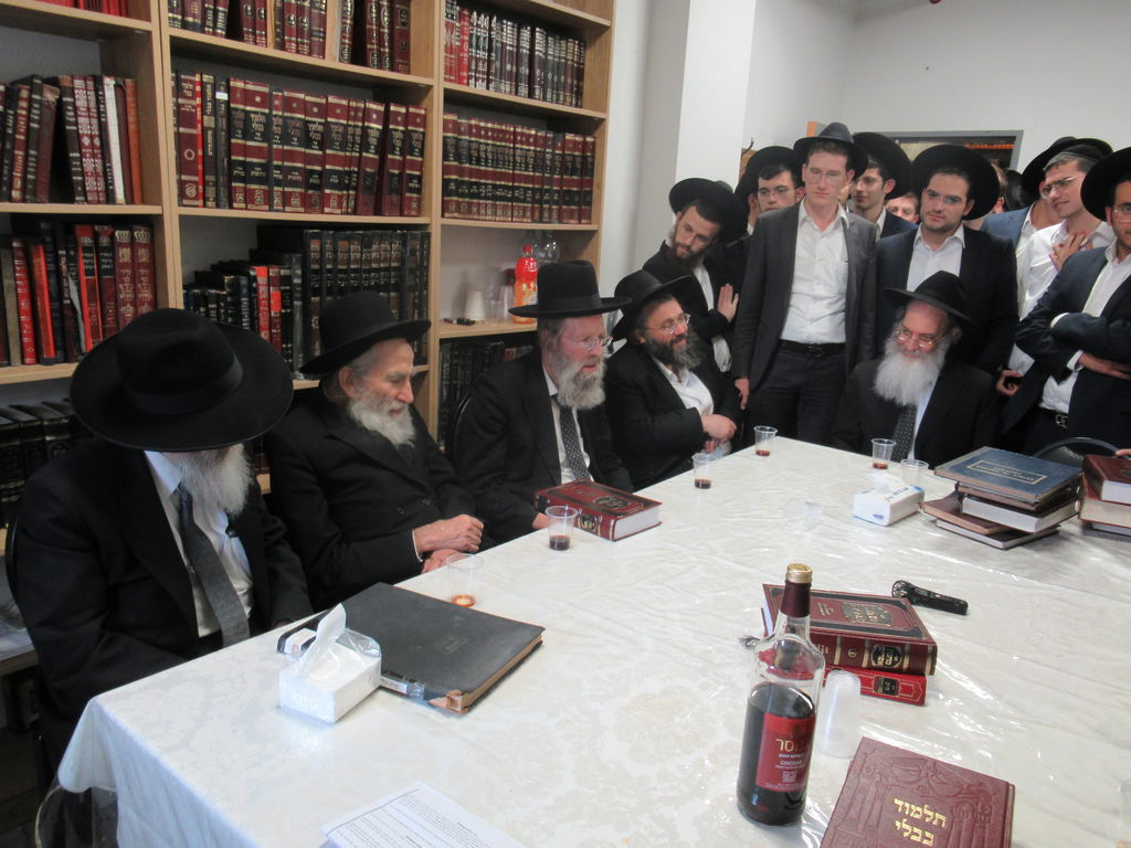 מסיבת לחיים לרגל הוצאת ספרו של הגרי"מ דזימיטרובסקי 