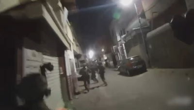 בסמטאות שכם: הלוחמים מסתערים על הבית ועוצרים מחבל לפני פיגוע | צפו